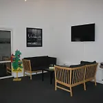 Bredehus 3*