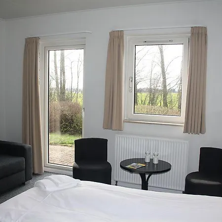 فندق Bredehus 3*