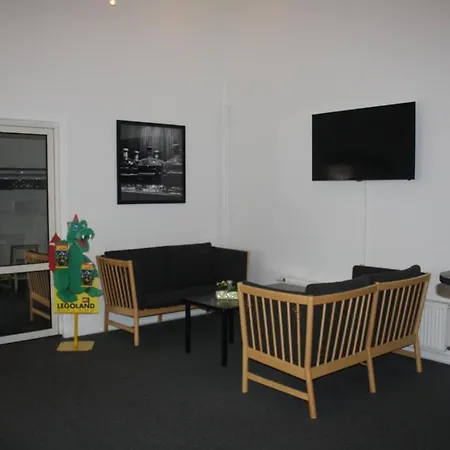 Bredehus 3*